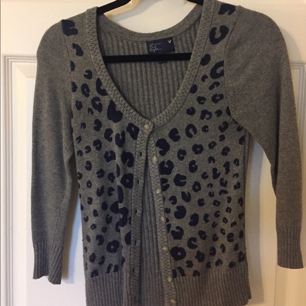 American Eagle Grey Cheetah Print 3/4 Cardigan